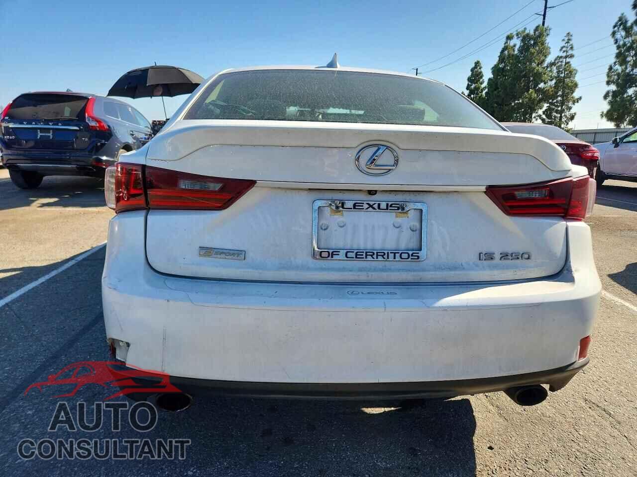 LEXUS IS 2015 - JTHBF1D2XF5056594
