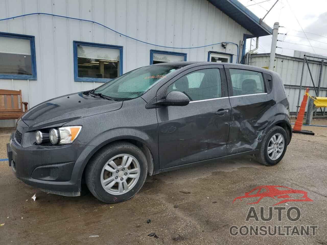 CHEVROLET SONIC 2016 - 1G1JC6SB4G4174825