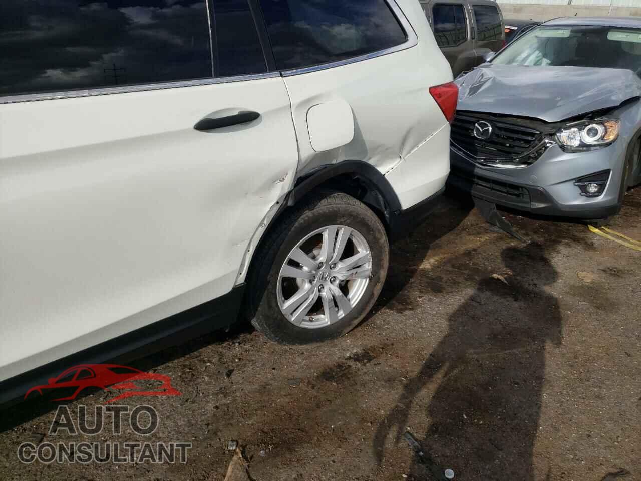 HONDA PILOT 2017 - 5FNYF5H11HB013073