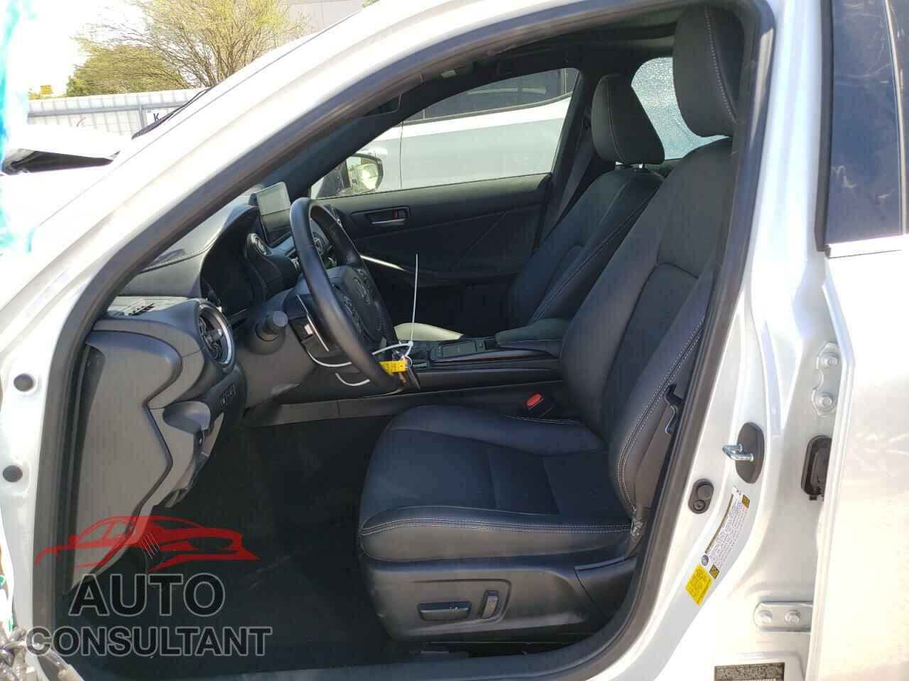 LEXUS IS 2021 - JTHCA1D22M5110180