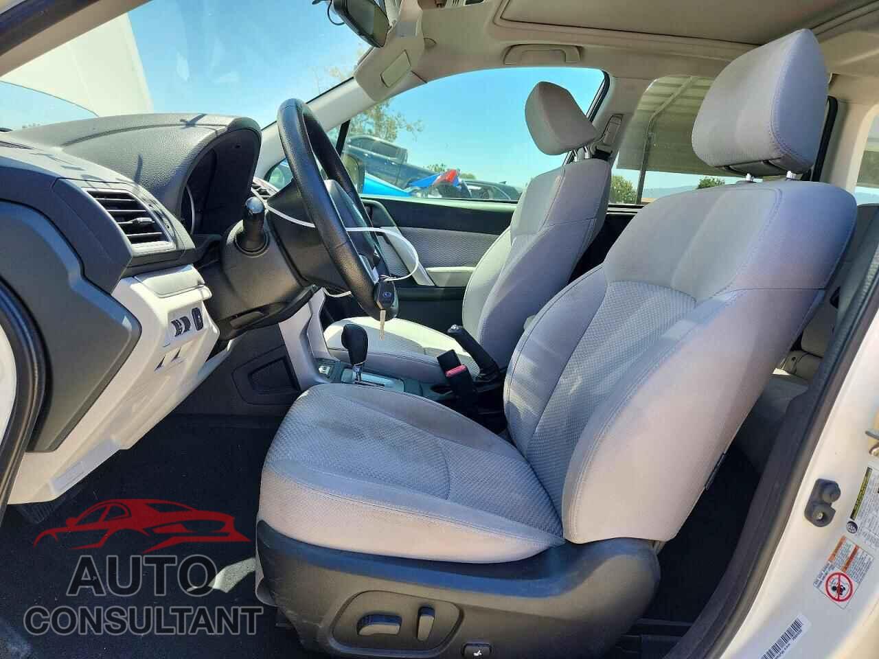 SUBARU FORESTER 2017 - JF2SJAEC0HH444394