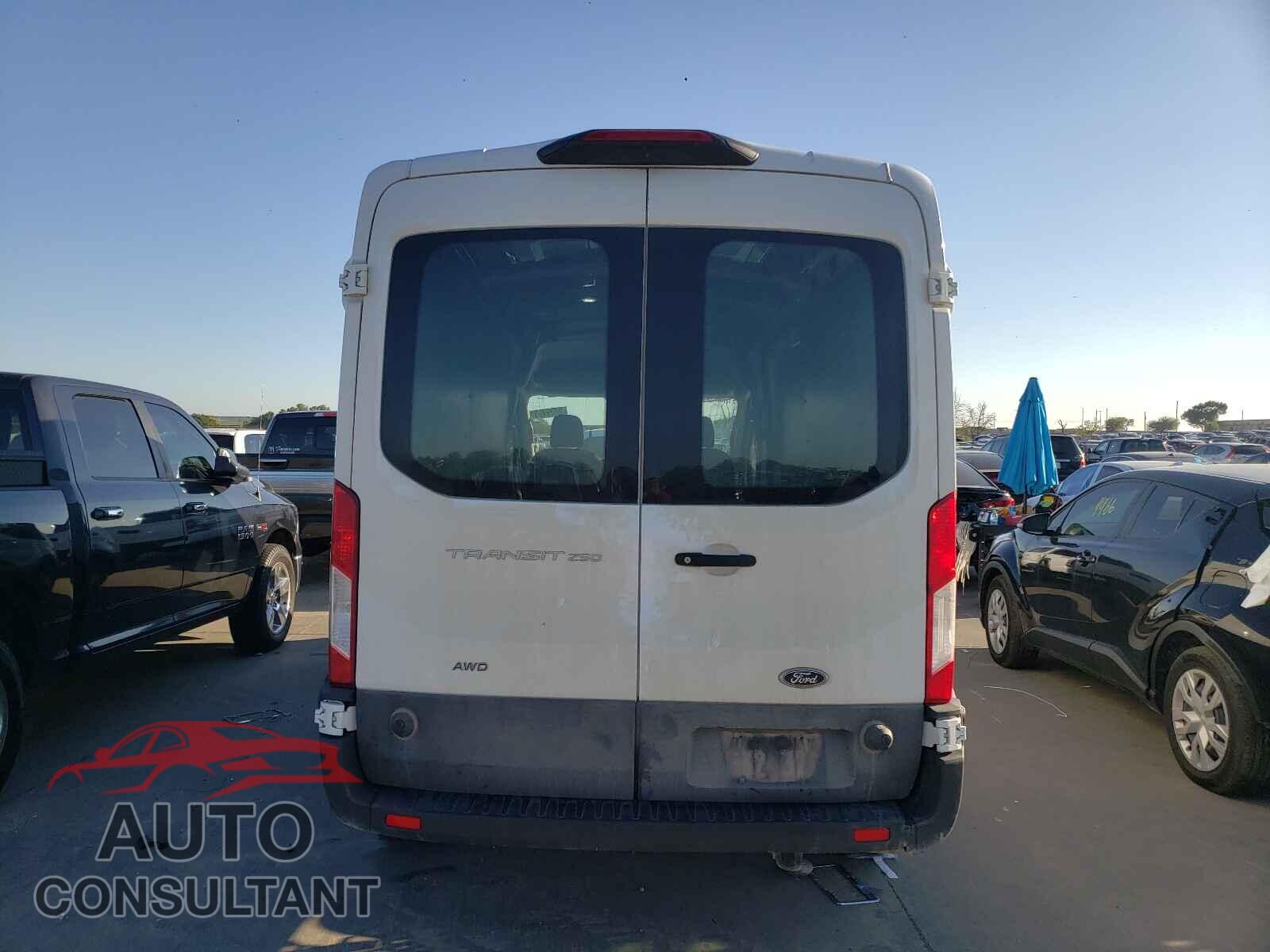 FORD TRANSIT CO 2020 - 1FTBR2C84LKA30980