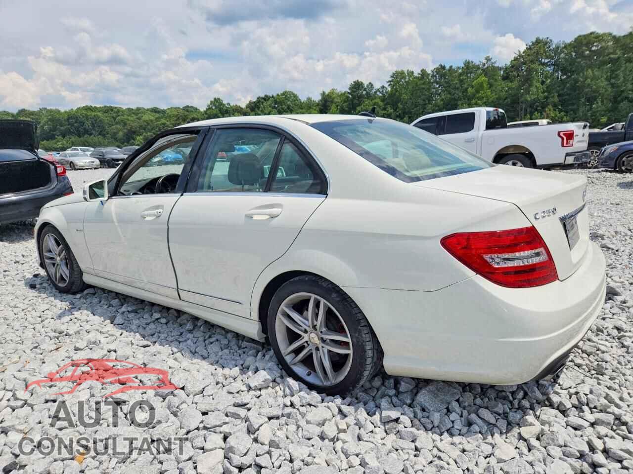 MERCEDES-BENZ C-CLASS 2012 - WDDGF4HB9CA612213
