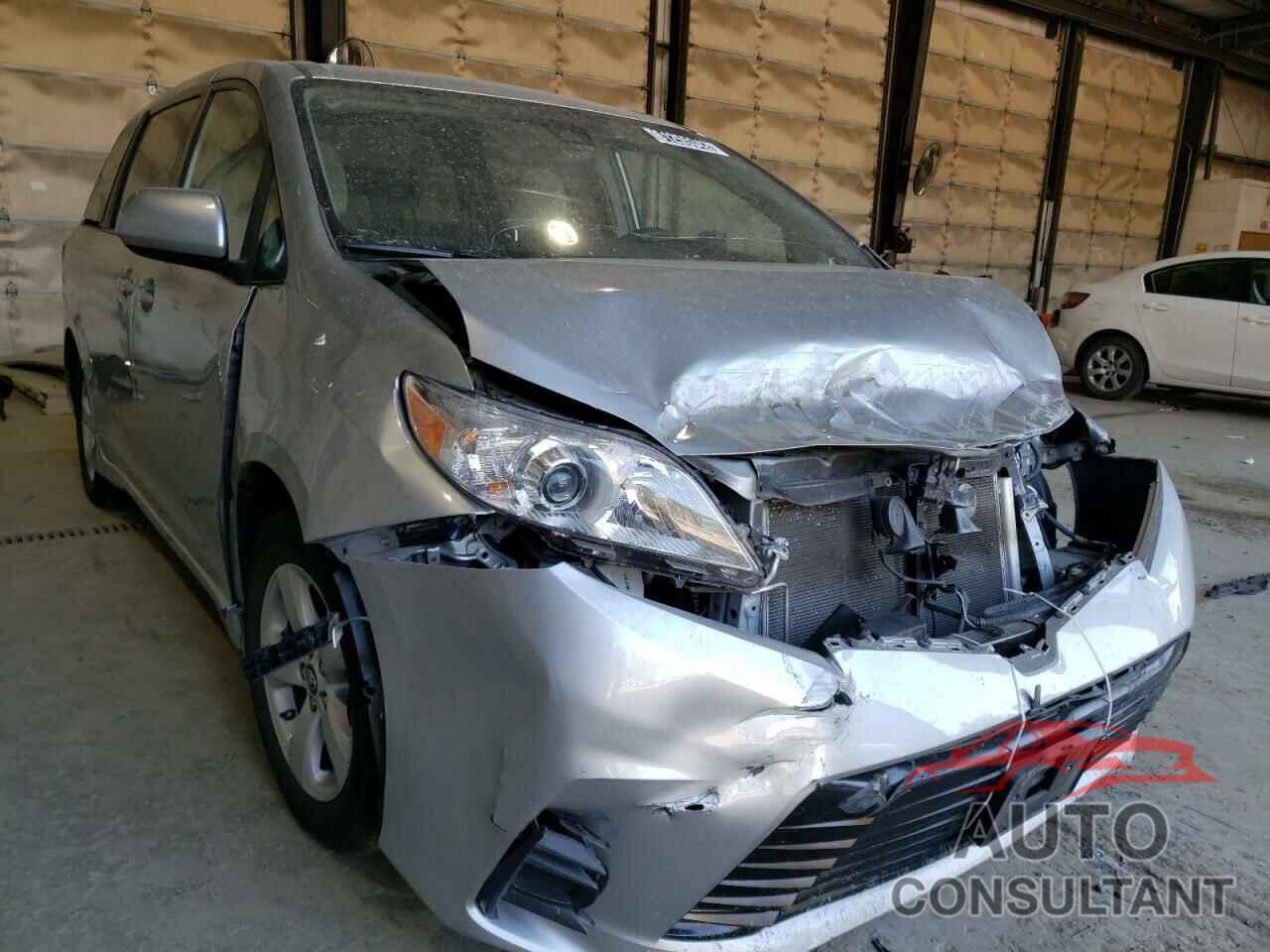 TOYOTA SIENNA 2019 - 5TDKZ3DC8KS994112