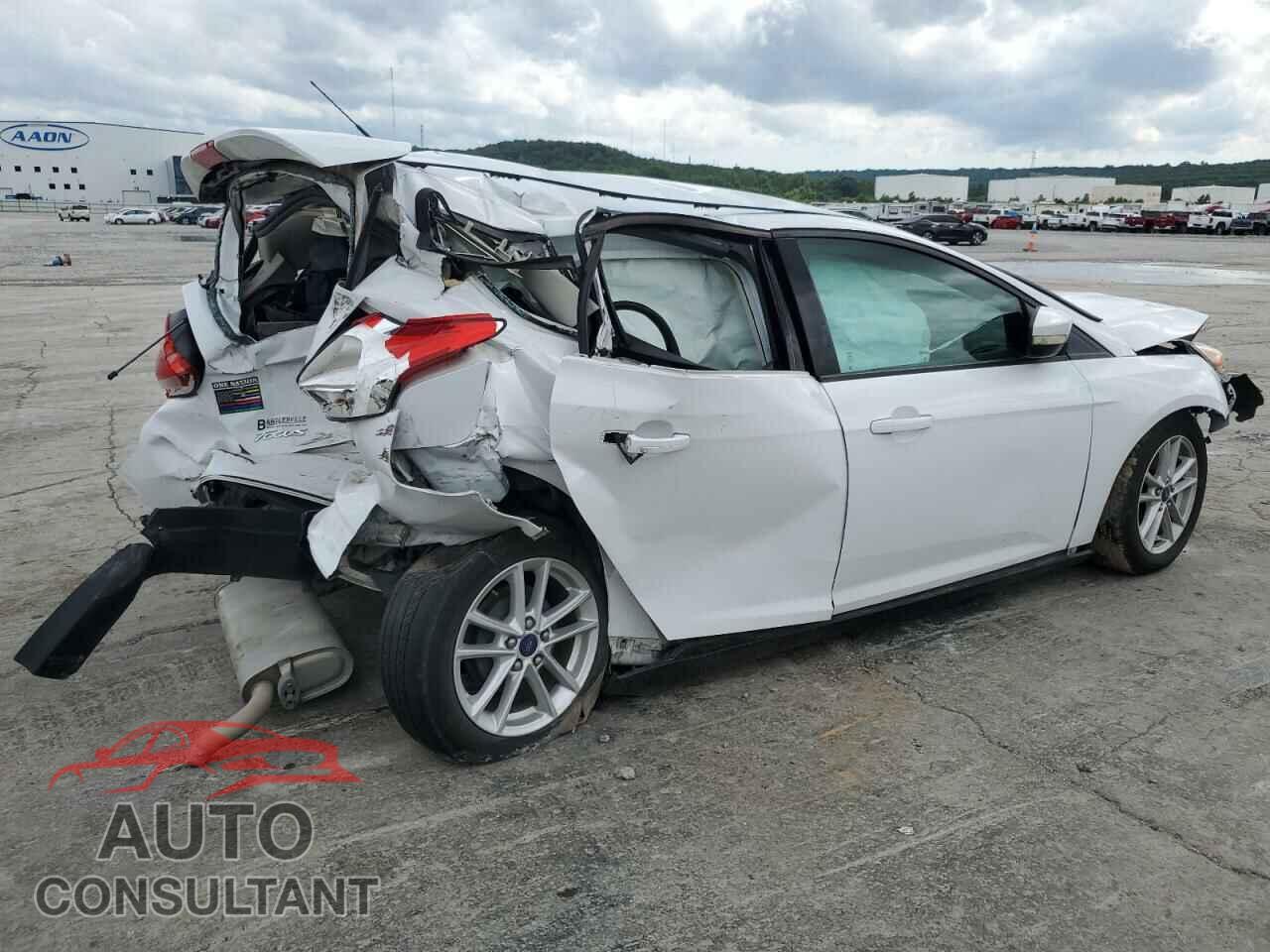FORD FOCUS 2015 - 1FADP3K21FL374630