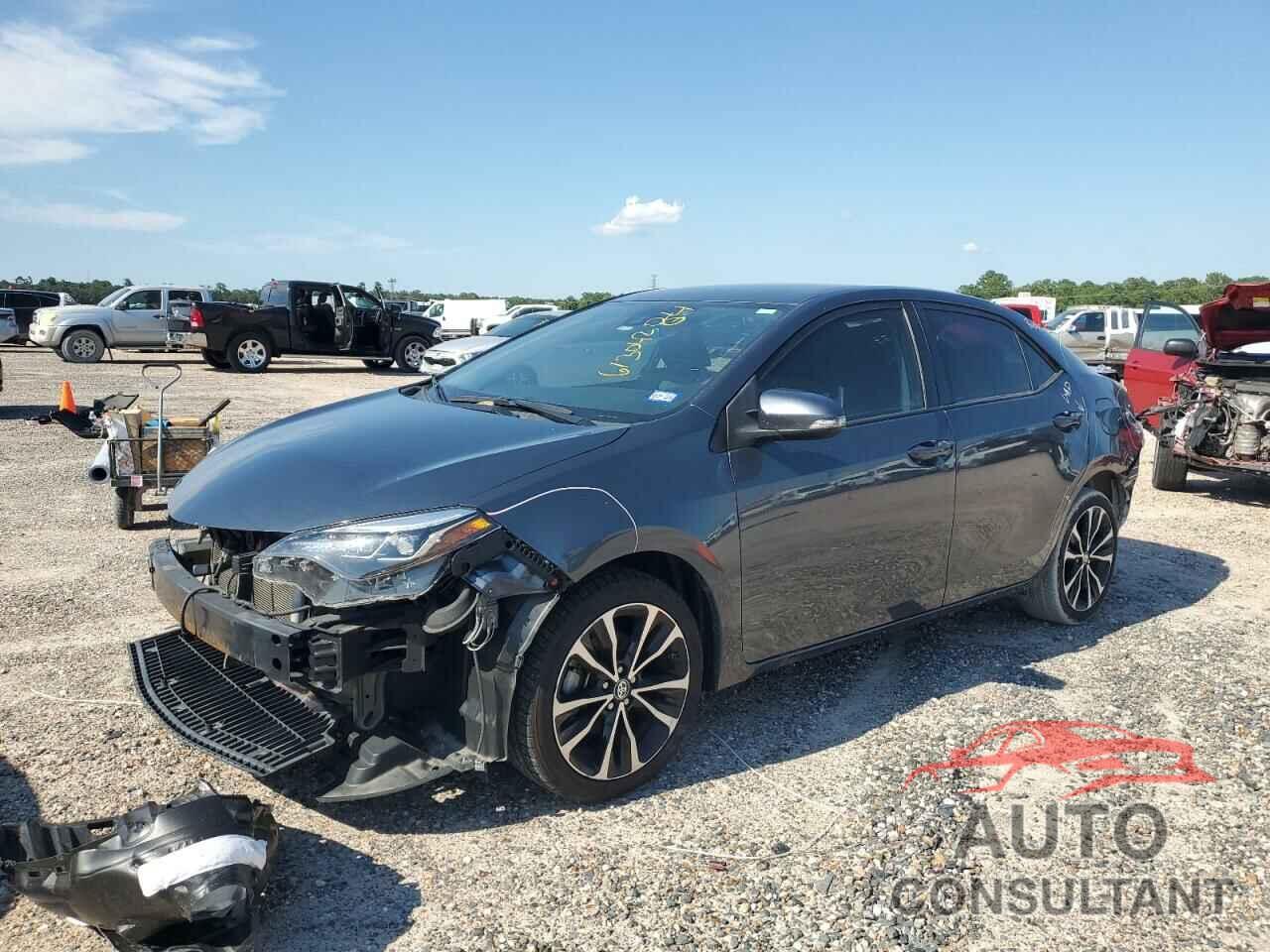 TOYOTA COROLLA 2018 - 5YFBURHE8JP805401