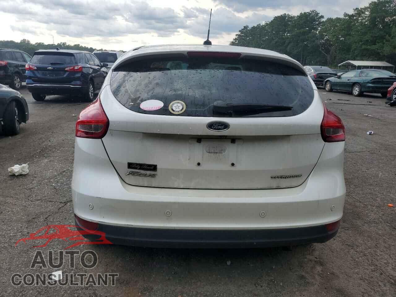 FORD FOCUS 2017 - 1FADP3N28HL348721