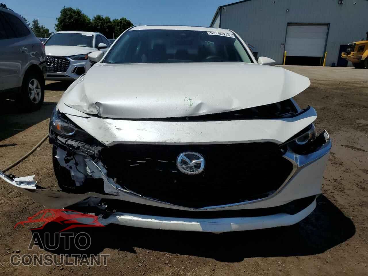 MAZDA 3 2019 - JM1BPBCM2K1123018