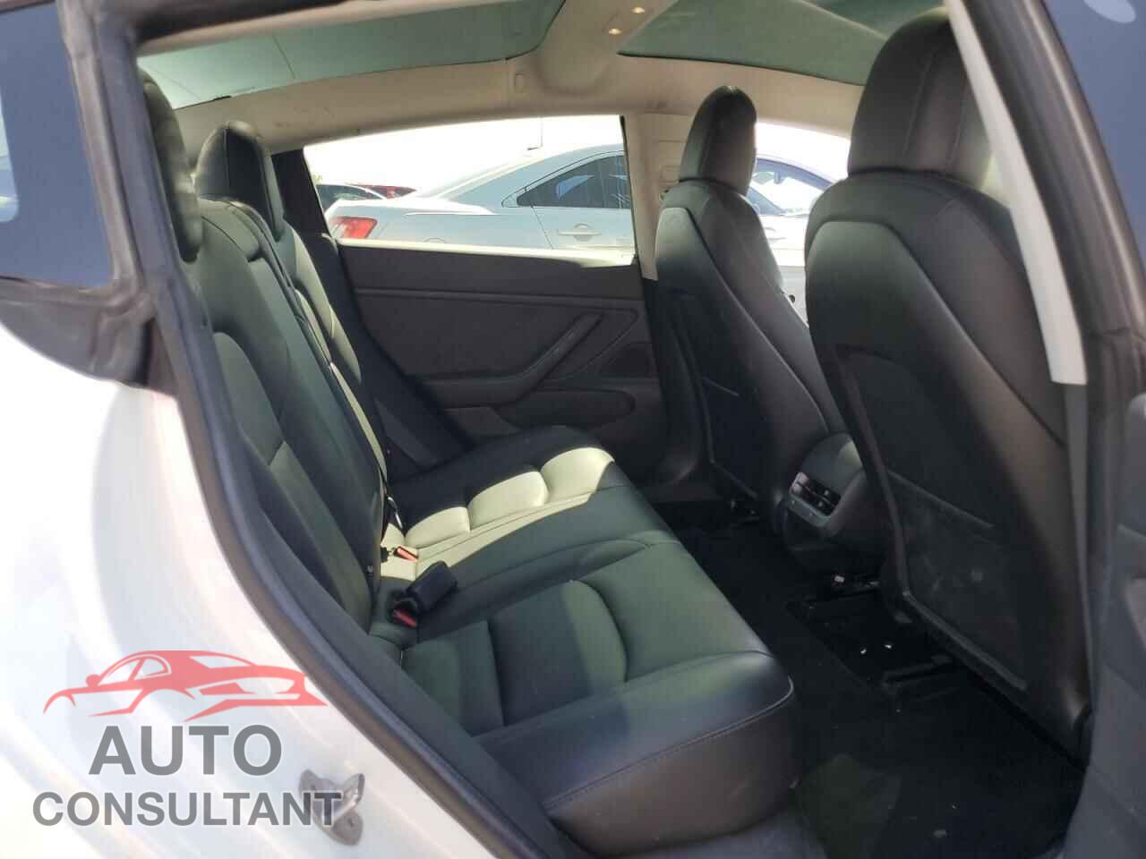 TESLA MODEL 3 2018 - 5YJ3E1EA1JF040077