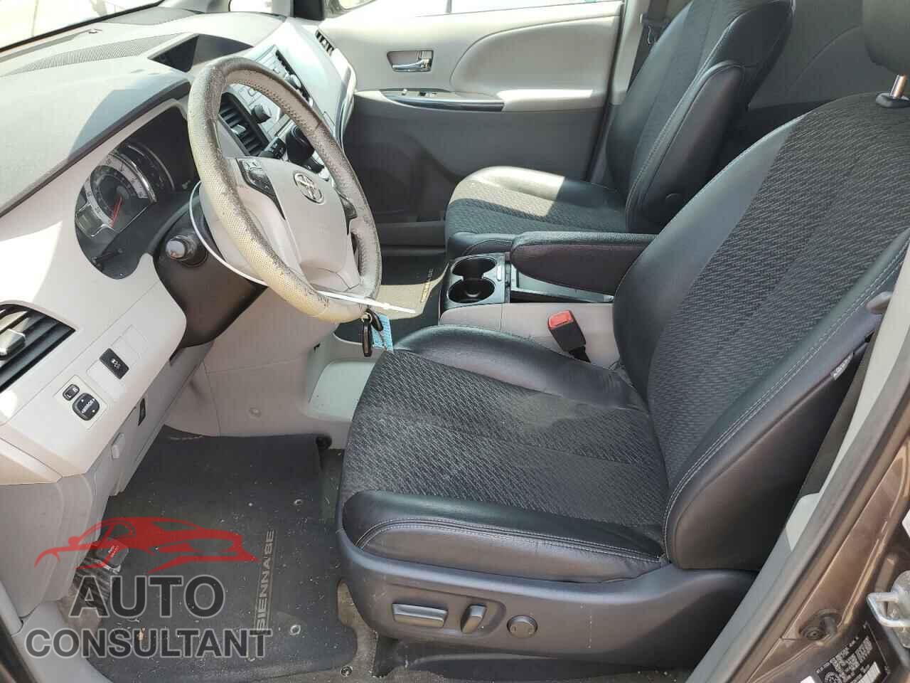 TOYOTA SIENNA 2011 - 5TDXK3DC2BS175090