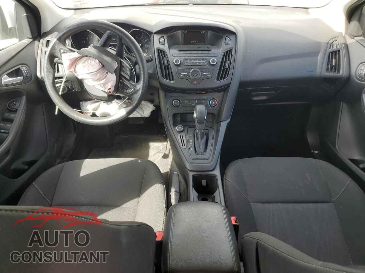 FORD FOCUS 2017 - 1FADP3K24HL328857