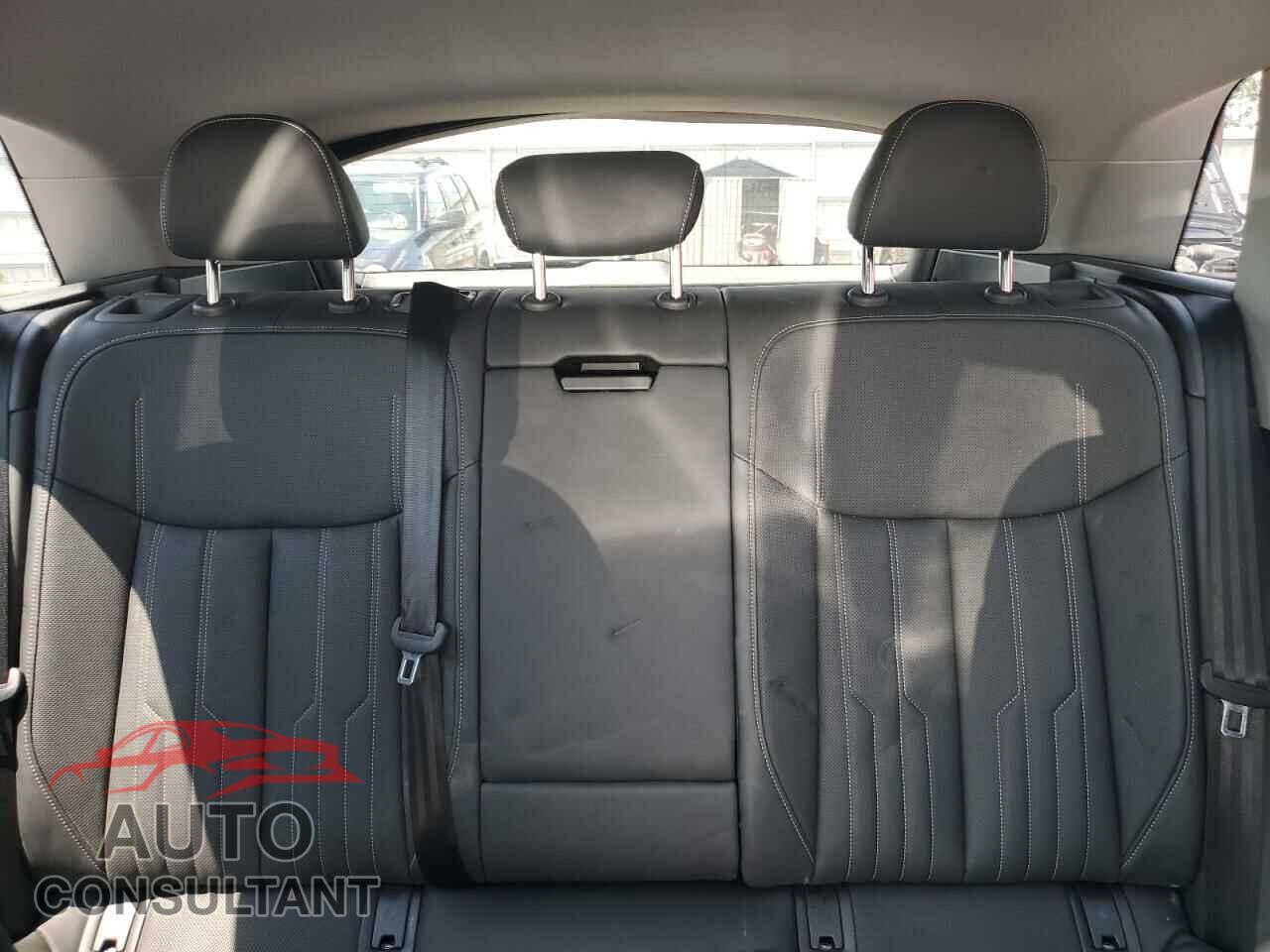 AUDI E-TRON 2019 - WA1VAAGE8KB007323