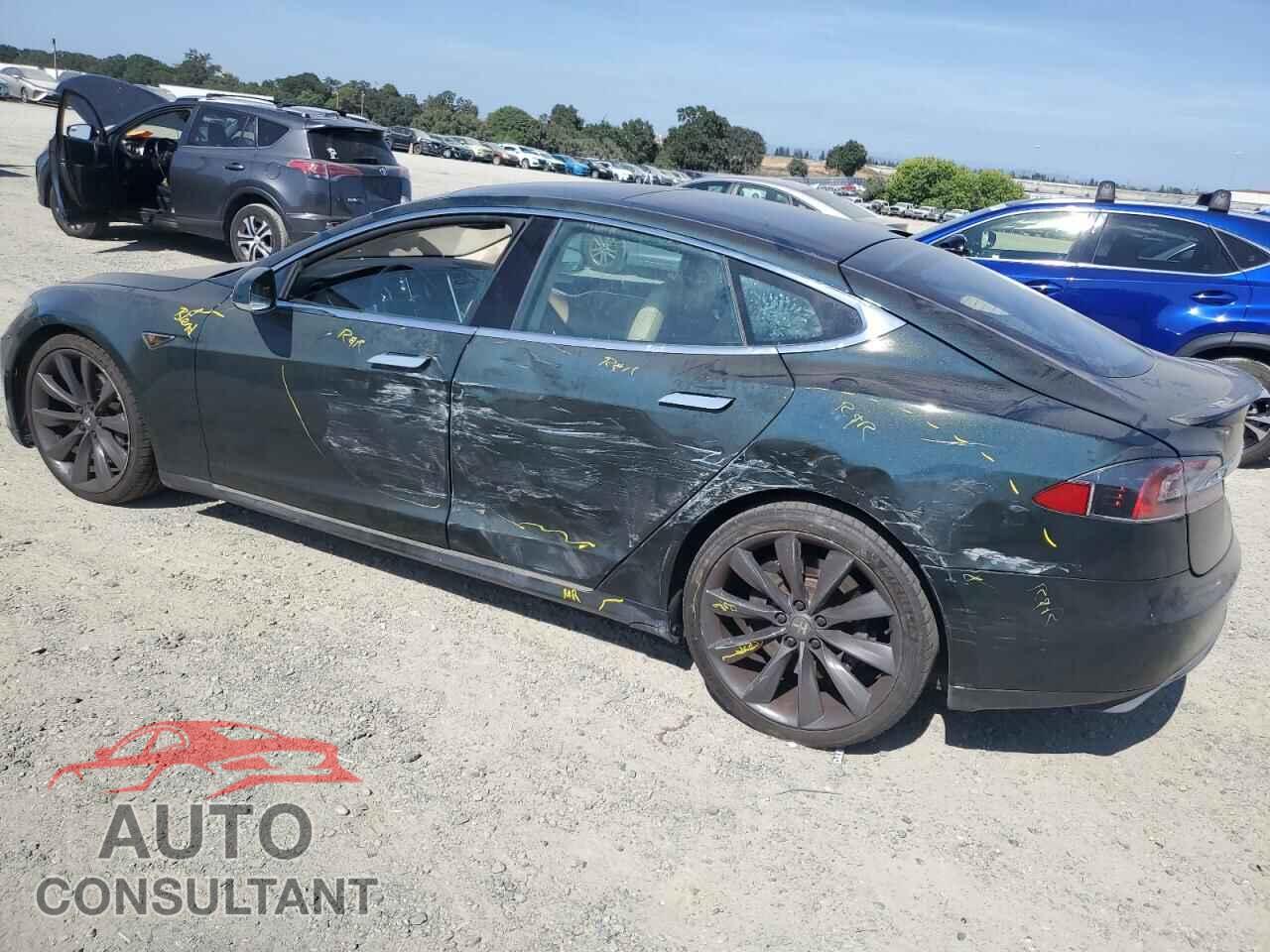 TESLA MODEL S 2013 - 5YJSA1CP2DFP05684