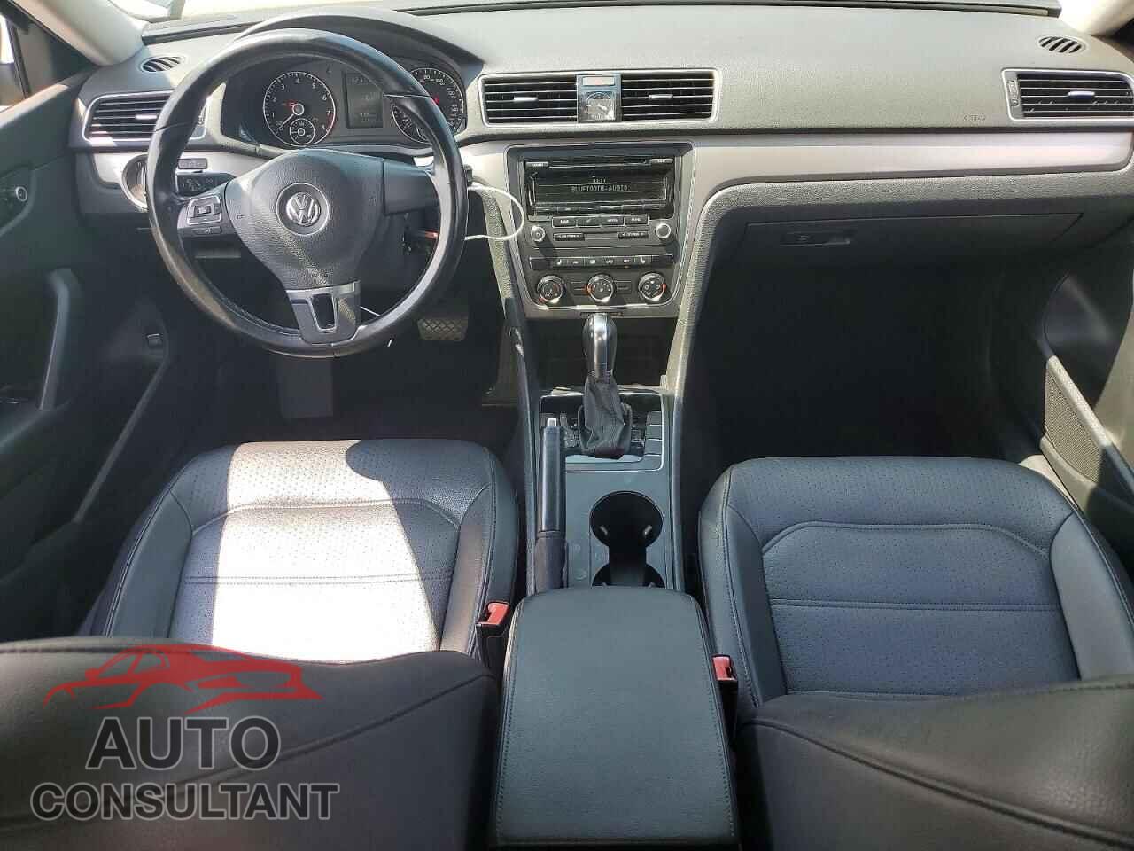 VOLKSWAGEN PASSAT 2014 - 1VWAT7A36EC071297