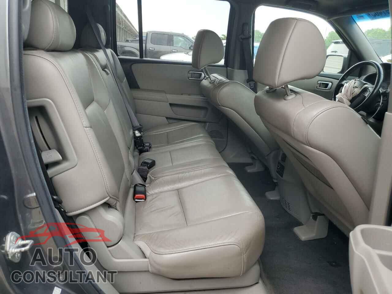 HONDA PILOT 2011 - 5FNYF3H60BB050817