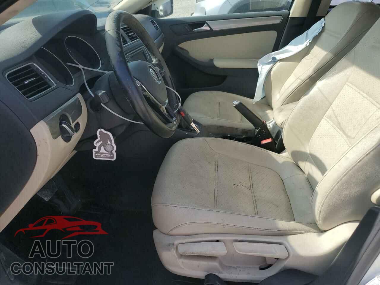 VOLKSWAGEN JETTA 2017 - 3VWDB7AJ2HM387135