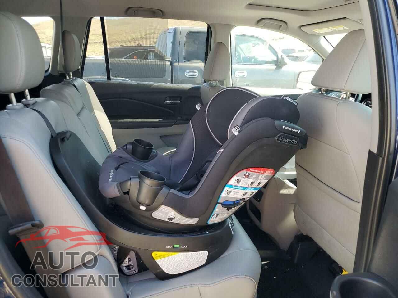 HONDA PILOT 2017 - 5FNYF6H7XHB012000
