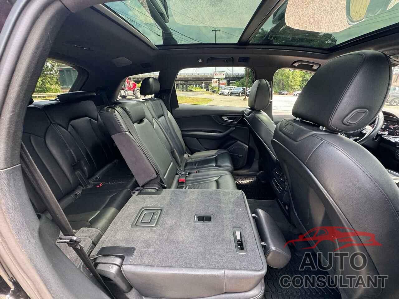 AUDI Q7 2019 - WA1LAAF75KD002854