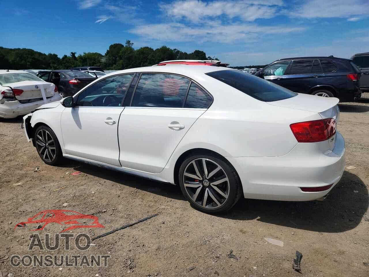 VOLKSWAGEN JETTA 2013 - 3VW5A7AJ1DM398399