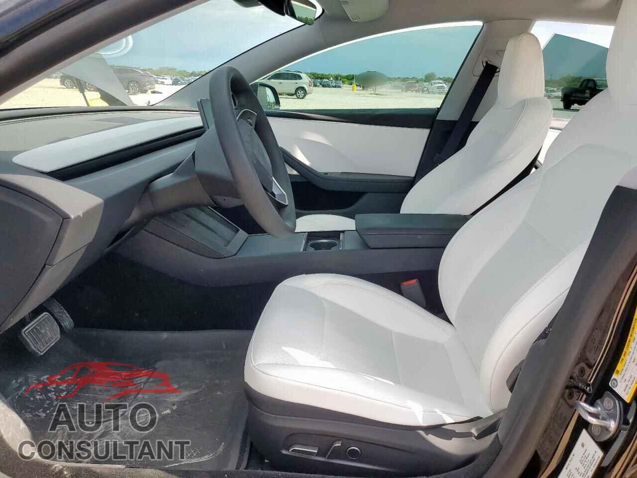 TESLA MODEL 3 2025 - 5YJ3E1EB6SF875764