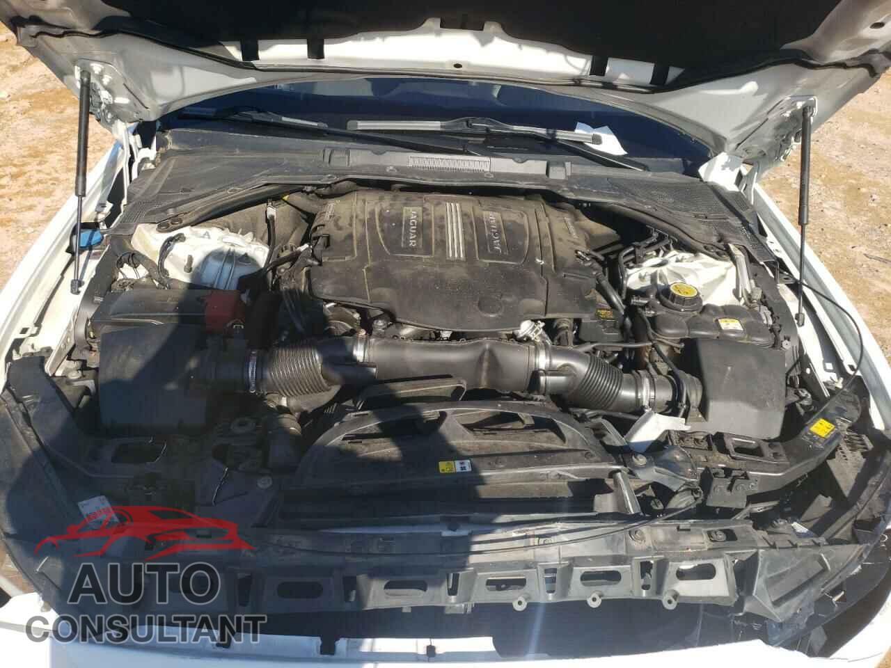 JAGUAR XE 2017 - SAJAJ4BV3HCP10202