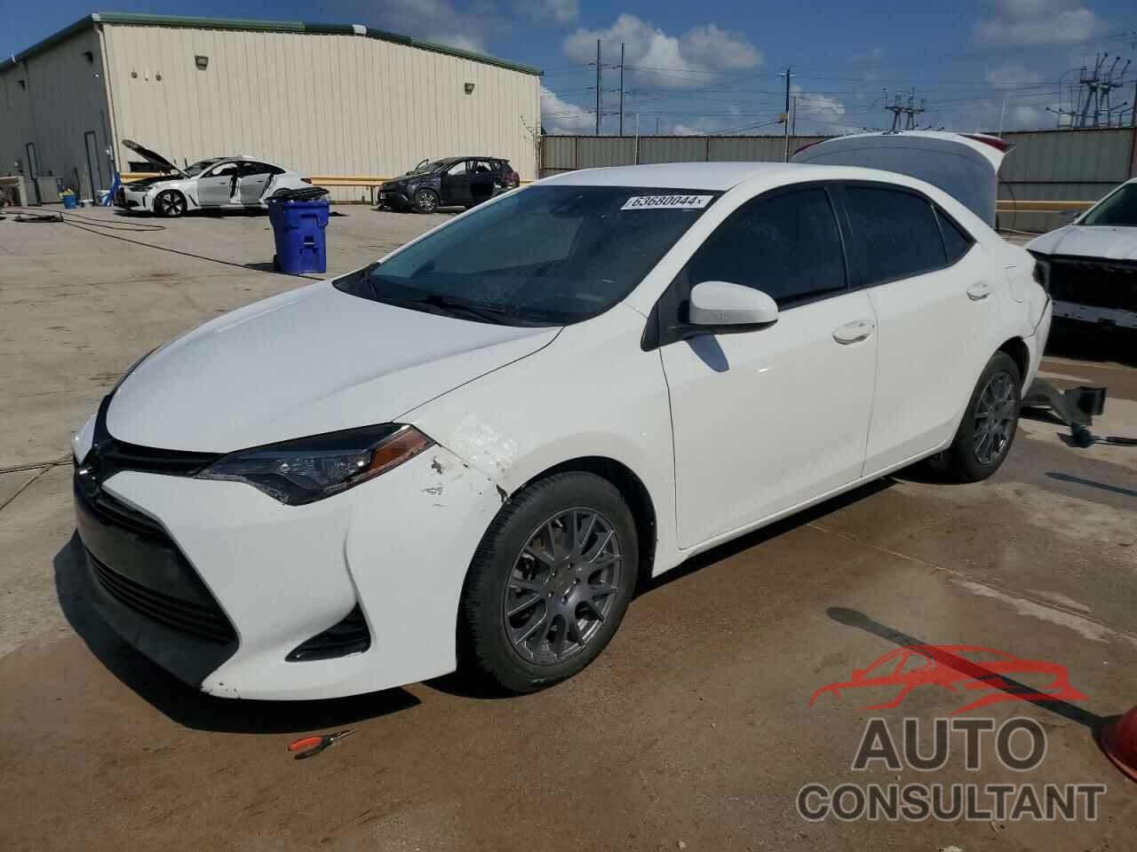 TOYOTA COROLLA 2018 - 5YFBURHE6JP780515