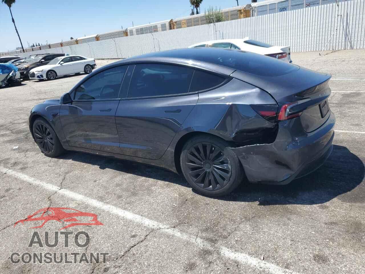TESLA MODEL 3 2024 - 5YJ3E1EA9RF726458