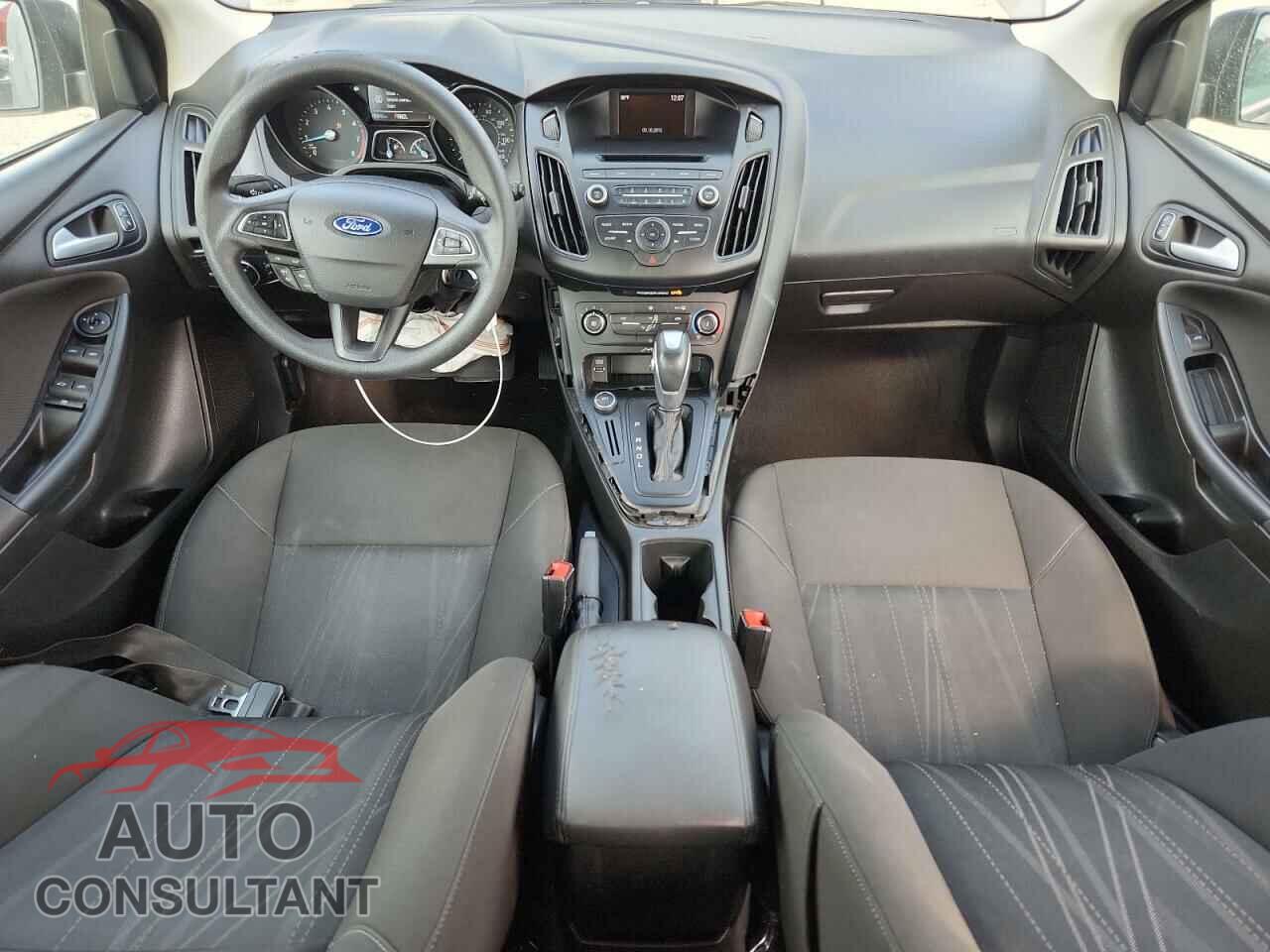 FORD FOCUS 2015 - 1FADP3K20FL282473