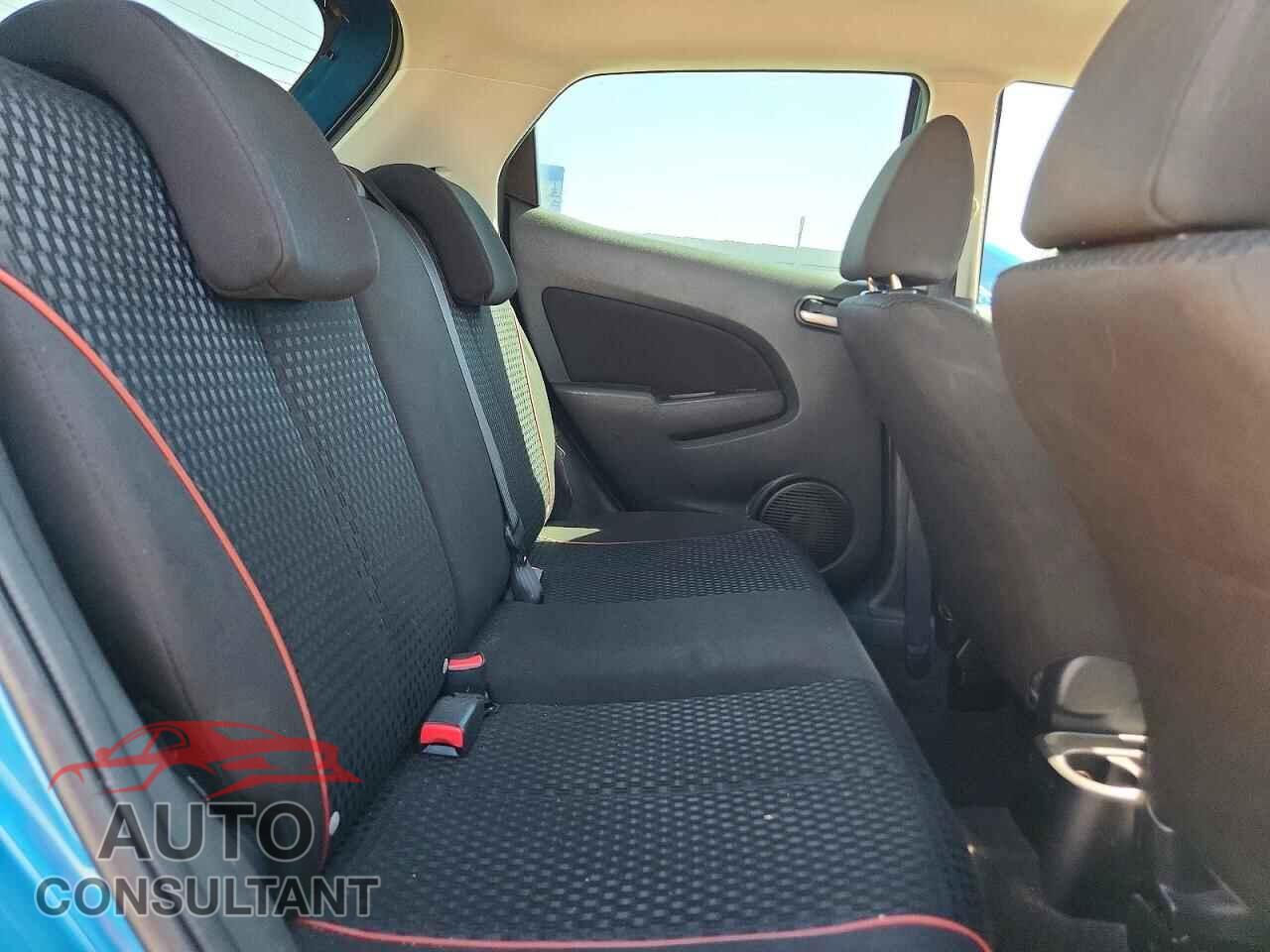 MAZDA 2 2011 - JM1DE1HZ0B0125417