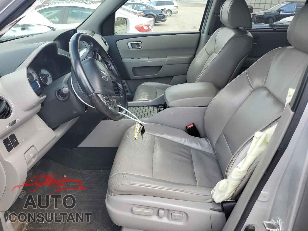 HONDA PILOT 2011 - 5FNYF4H93BB068664