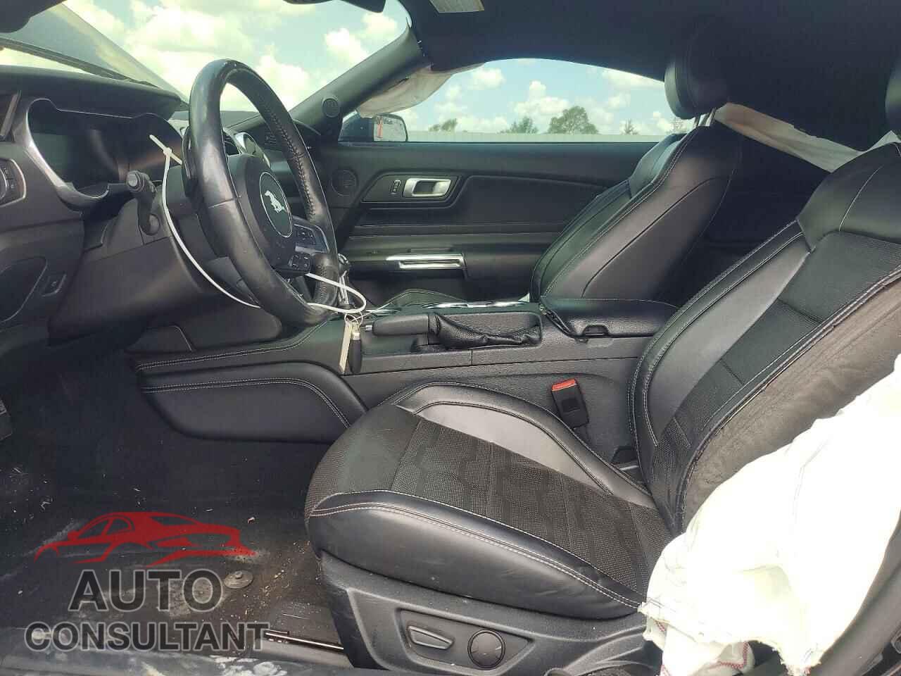 FORD MUSTANG 2020 - 1FA6P8CF3L5185467