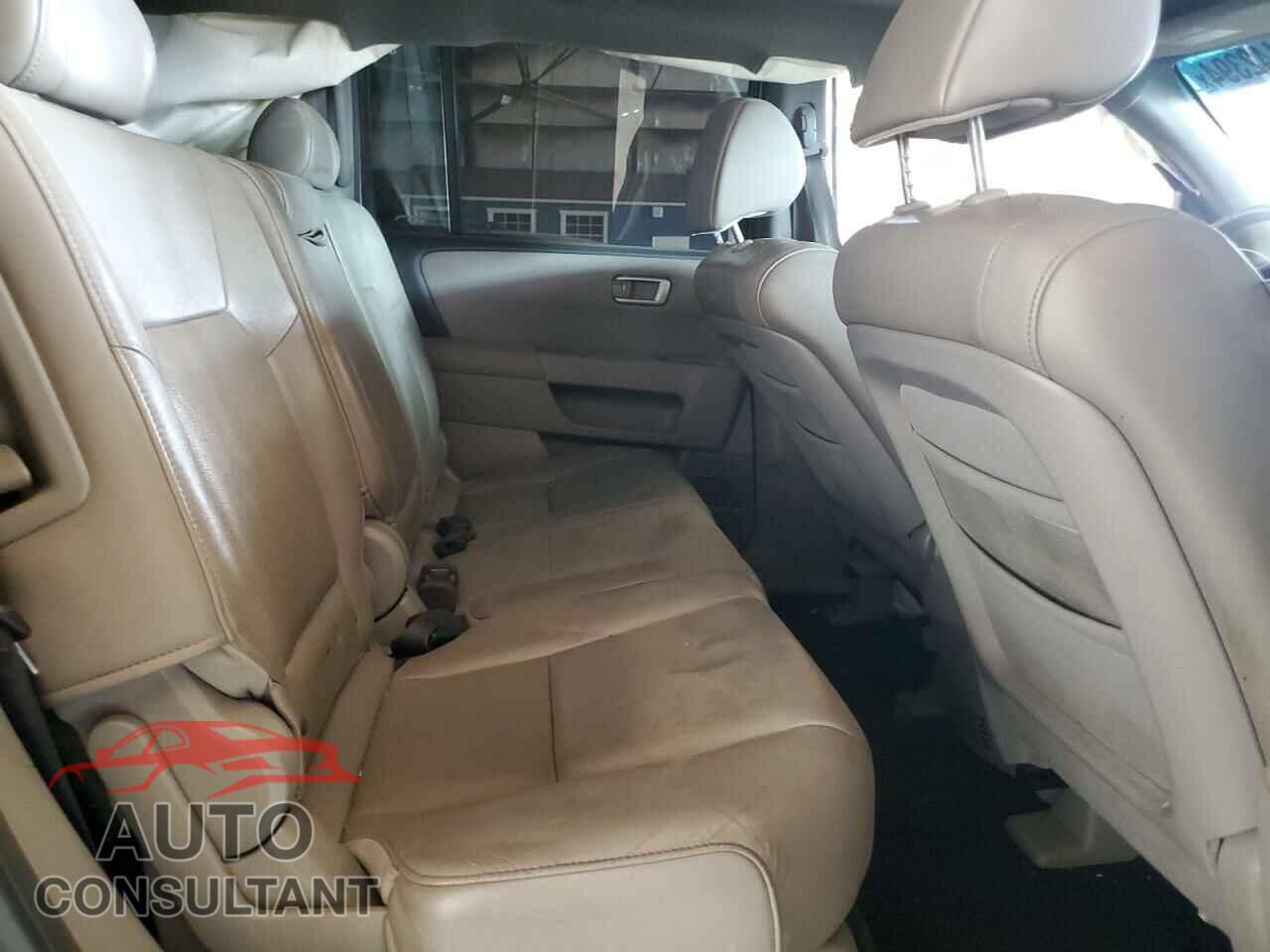 HONDA PILOT 2011 - 5FNYF4H50BB005731
