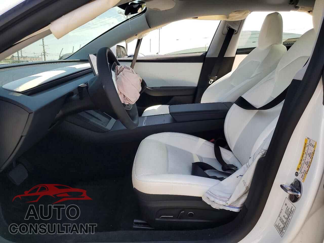 TESLA MODEL 3 2026 - 5YJ3E1EA4TF181745