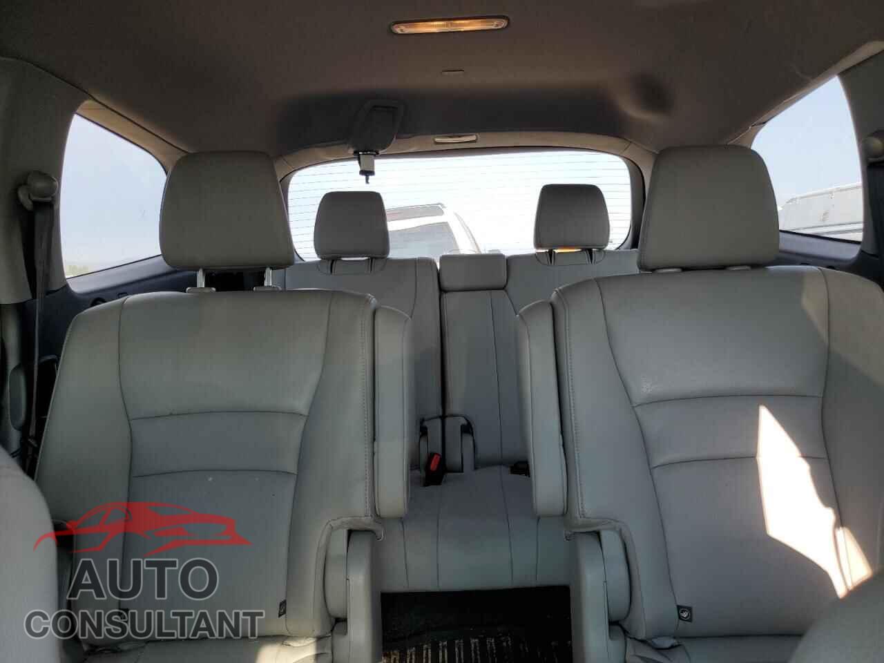 HONDA PILOT 2020 - 5FNYF6H68LB006695