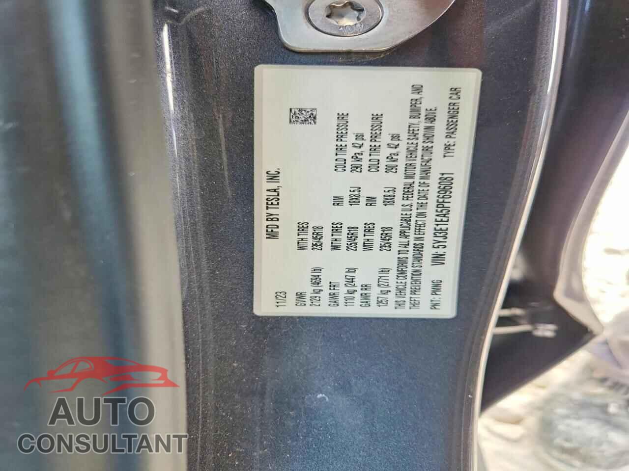 TESLA MODEL 3 2023 - 5YJ3E1EA5PF696081