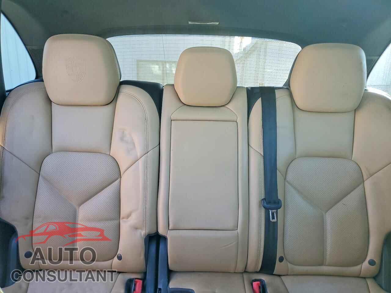 PORSCHE CAYENNE 2016 - WP1AA2A28GLA04172