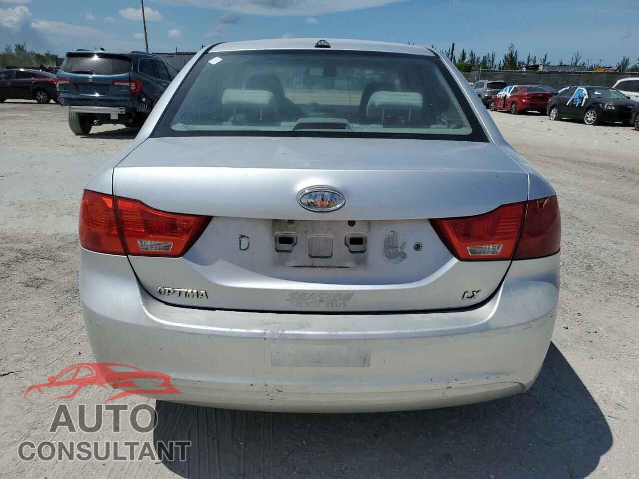 KIA OPTIMA 2009 - KNAGE228295305107