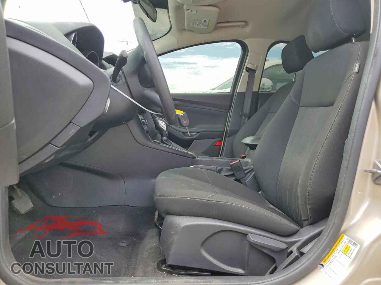 FORD FOCUS 2017 - 1FADP3K24HL285329