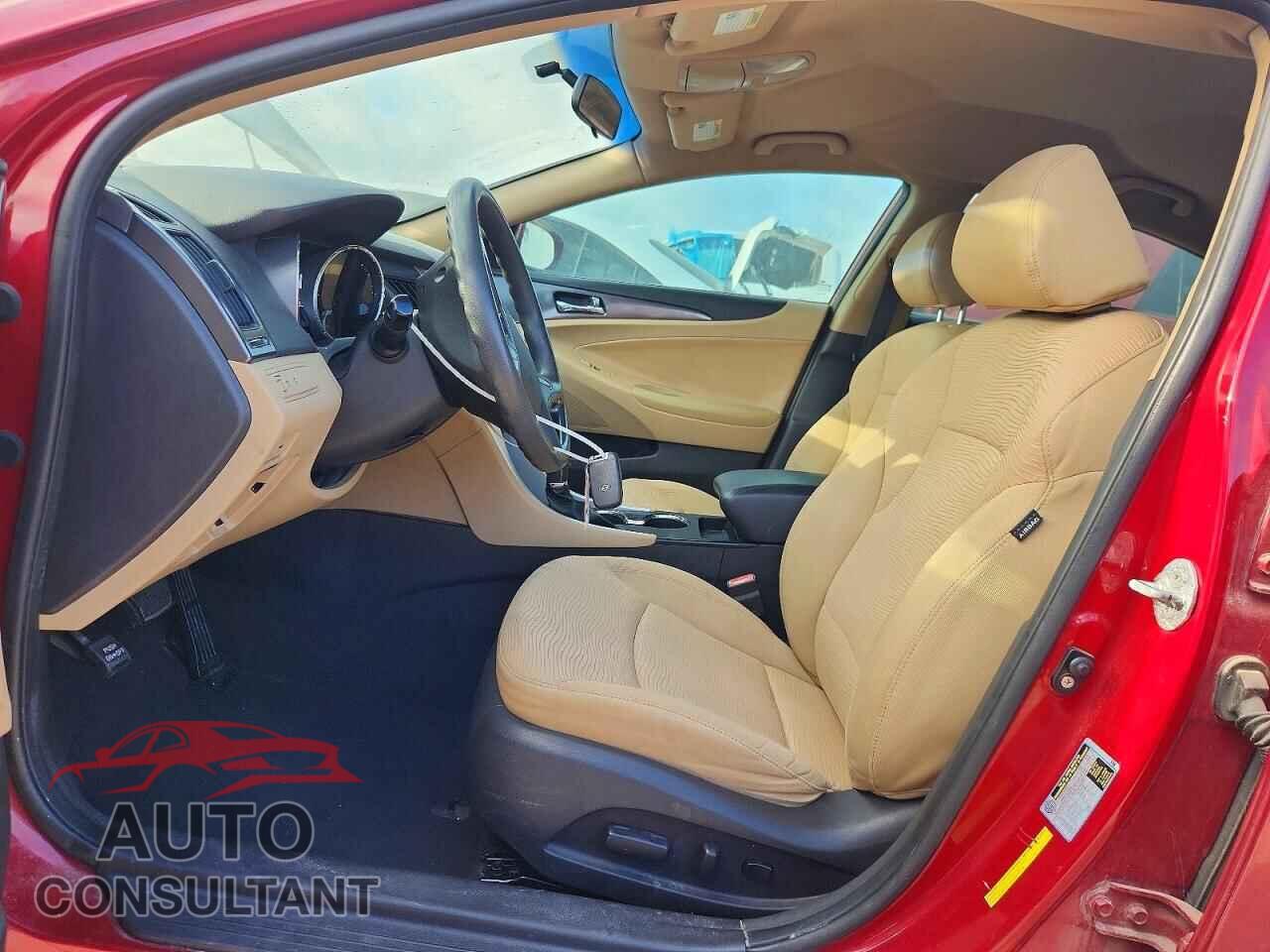 HYUNDAI SONATA 2011 - KMHEC4A46BA001572