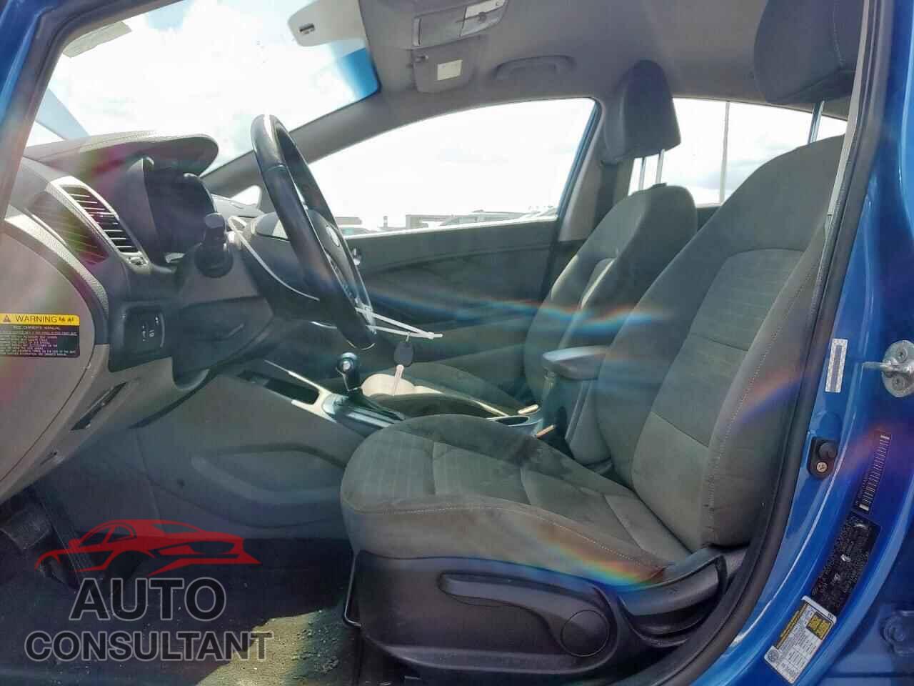 KIA FORTE 2015 - KNAFX4A88F5352172