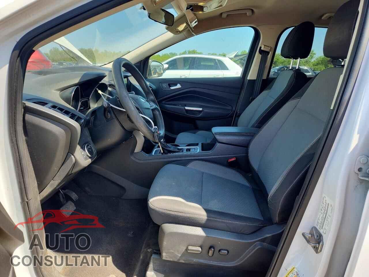 FORD ESCAPE 2017 - 1FMCU9GD5HUD10997