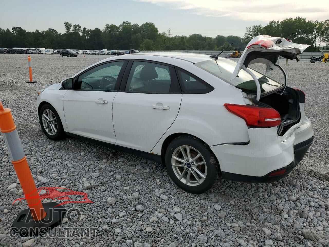 FORD FOCUS 2017 - 1FADP3F29HL213570