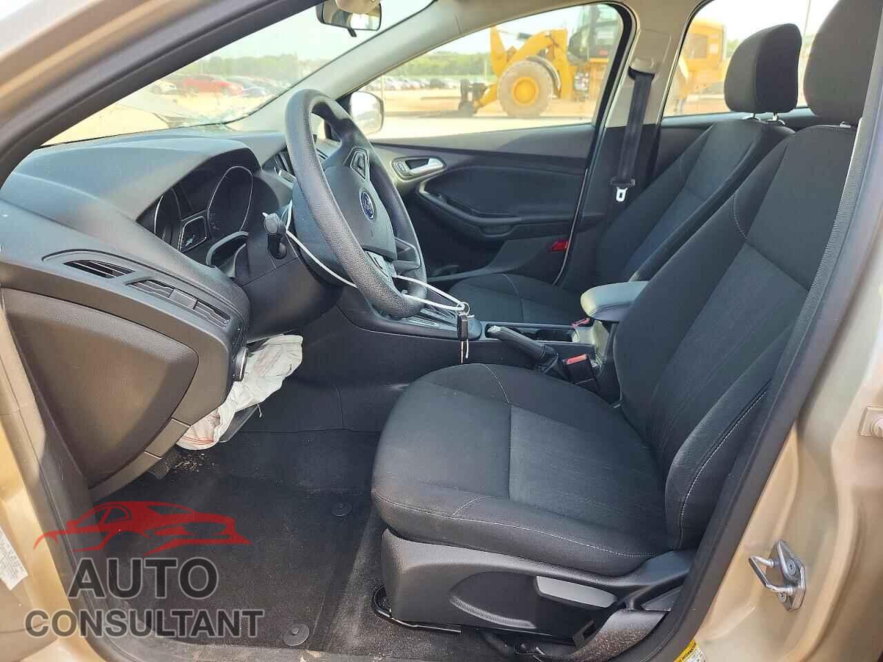 FORD FOCUS 2017 - 1FADP3F21HL241668