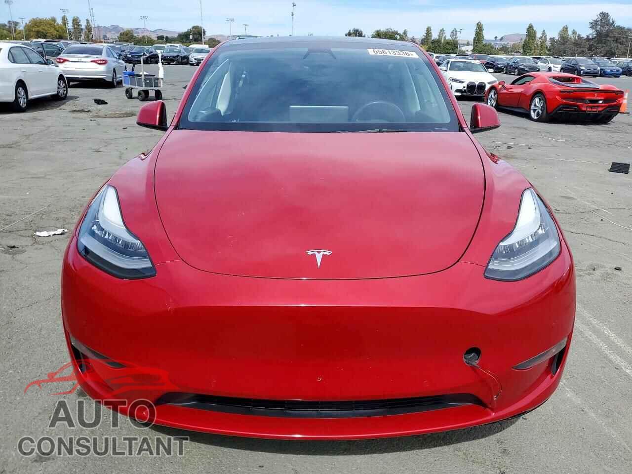 TESLA MODEL Y 2021 - 5YJYGDEEXMF206704