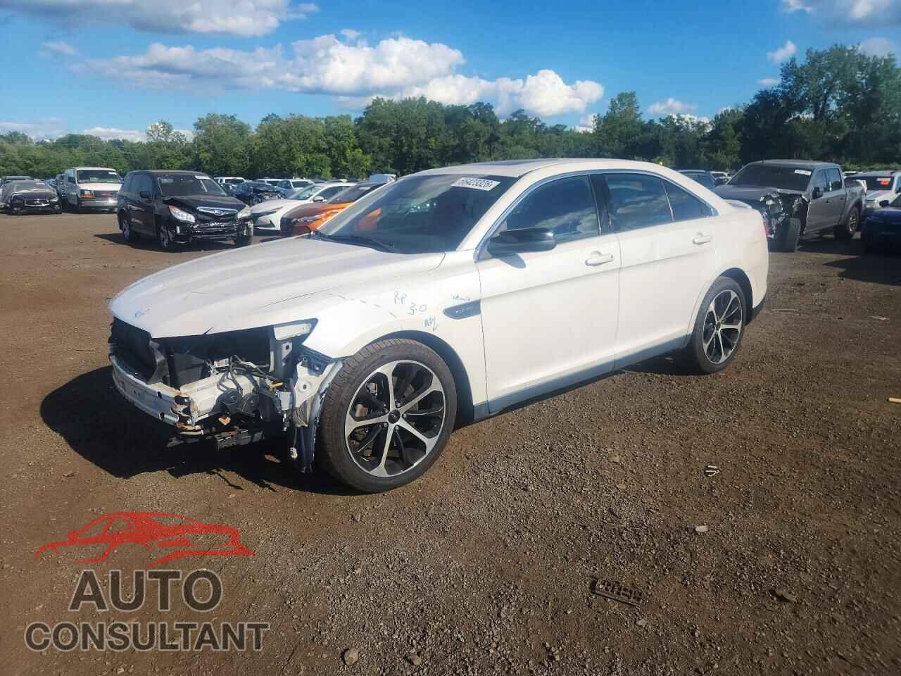 FORD TAURUS 2015 - 1FAHP2KT1FG181536
