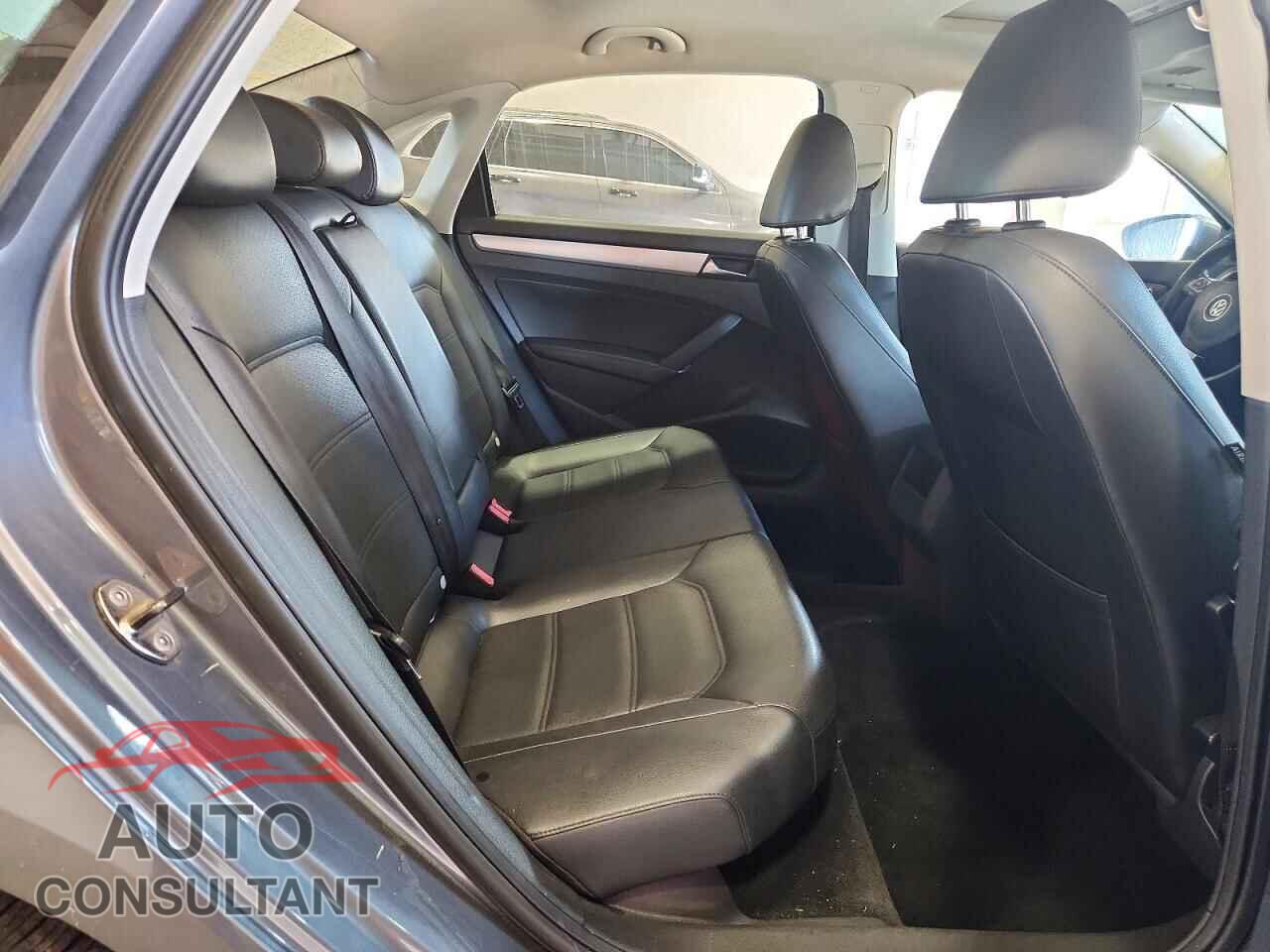 VOLKSWAGEN PASSAT 2012 - 1VWBP7A33CC091013