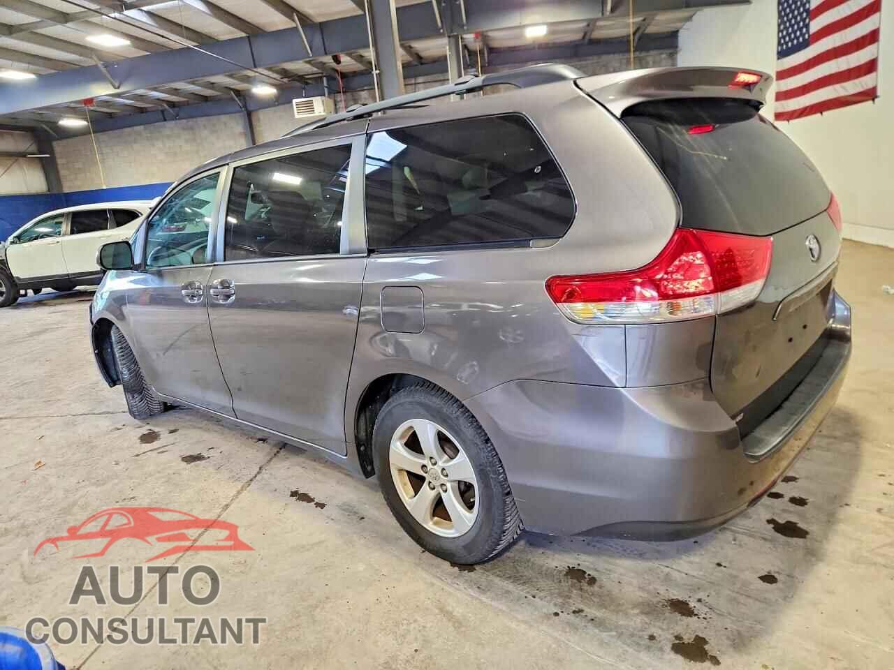 TOYOTA SIENNA 2013 - 5TDKK3DC8DS376568