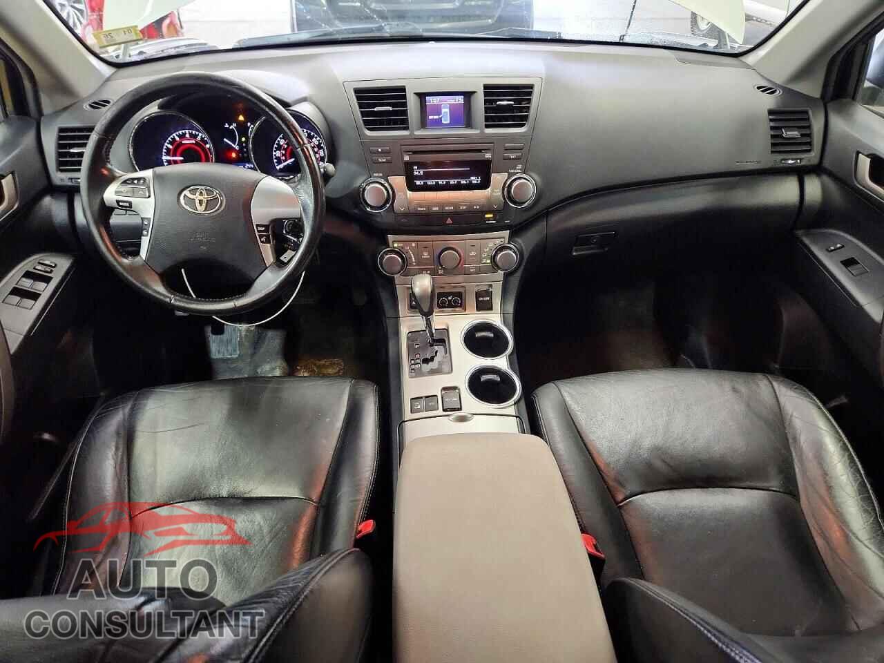 TOYOTA HIGHLANDER 2012 - 5TDBK3EH7CS105896