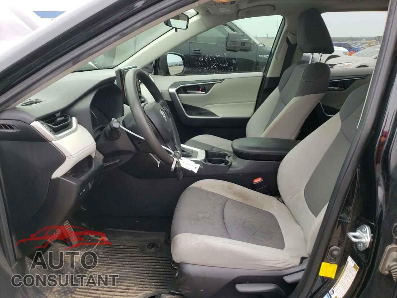 TOYOTA RAV4 2019 - JTMP1RFV0KD016357