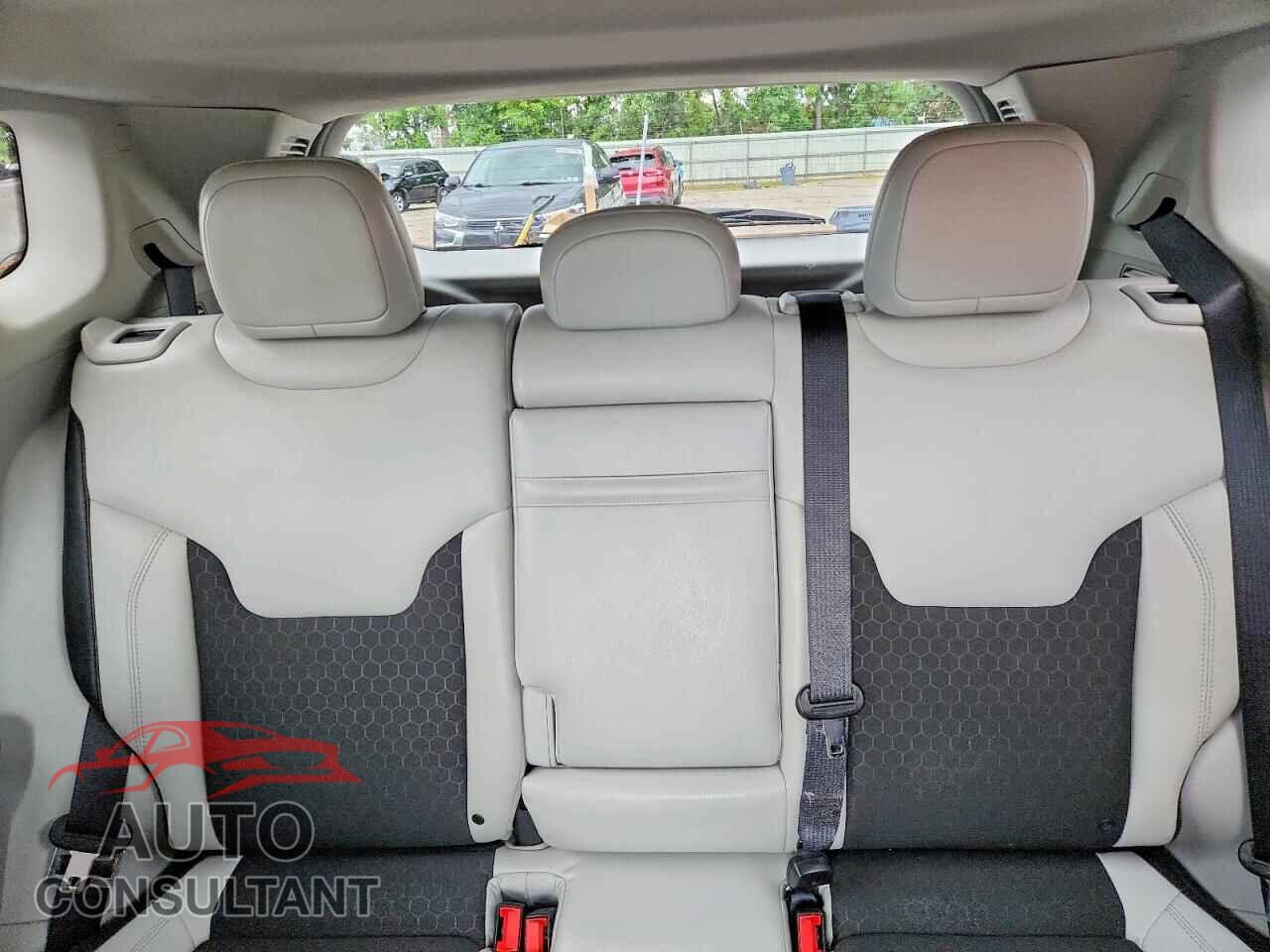 JEEP COMPASS 2018 - 3C4NJDBB8JT401213